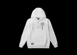 Trapstar Hoodie Australia – Fashion Essentials for 2026